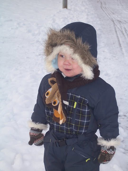 David ako malé dieťa na snehu