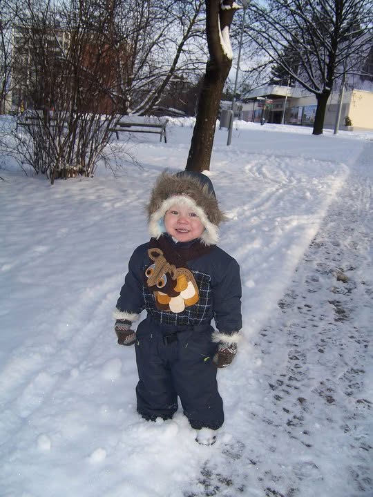 David ako malé dieťa na snehu
